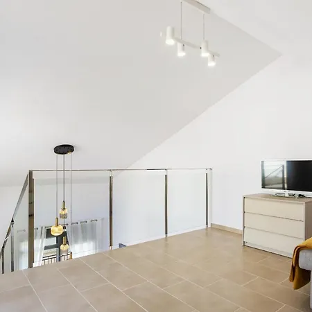Cb Living - Cosy Loft With Terrace, Villamartin Apartment *
