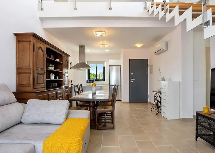 Appartement Cb Living - Cosy Loft With Terrace, Villamartin Alicante