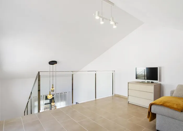 Cb Living - Cosy Loft With Terrace, Villamartin Appartement *