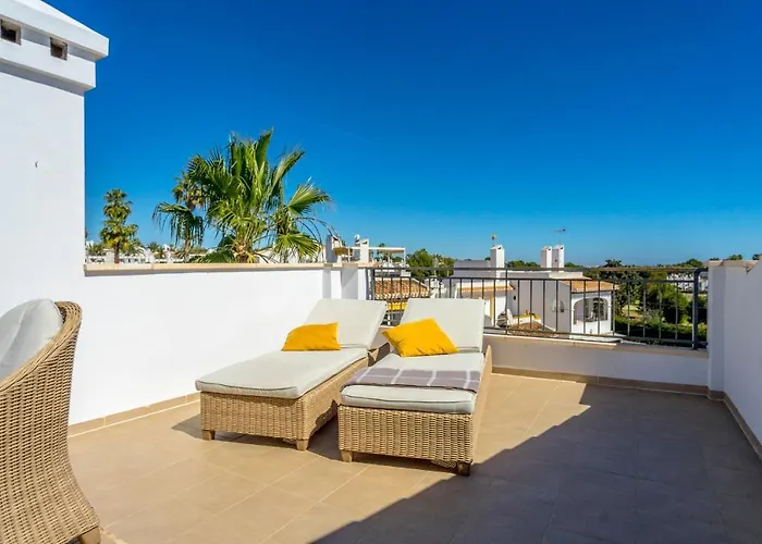 Cb Living - Cosy Loft With Terrace, Villamartin Appartement *